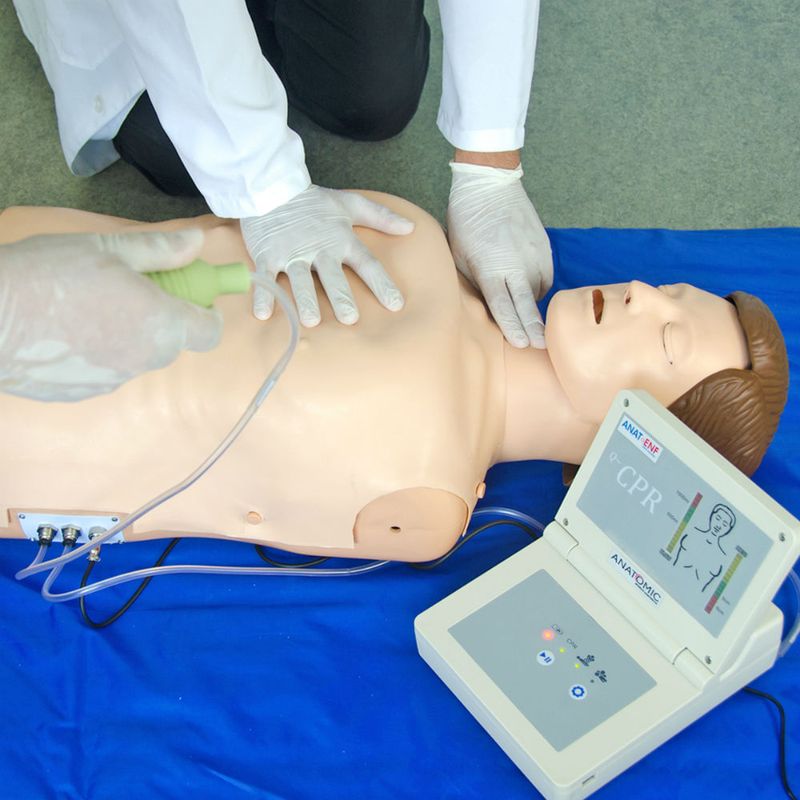 simulador-torso-para-treino-de-rcp-com-pulso-carotideo-e-painel-led..centermedical.com.br